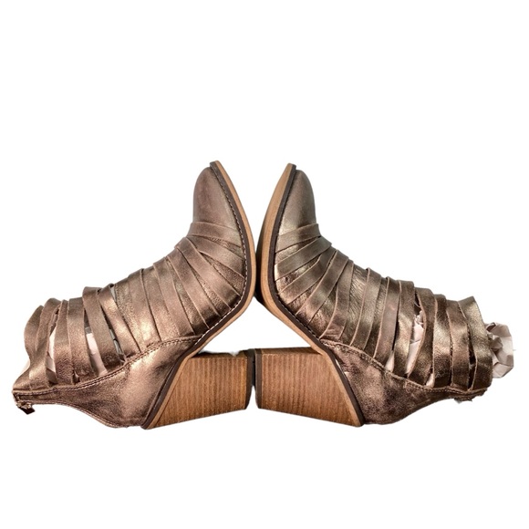 FREE PEOPLE Hybrid Strappy Cutout Silver Metallic Heeled Ankle Boots Sz 37 - Picture 5 of 14